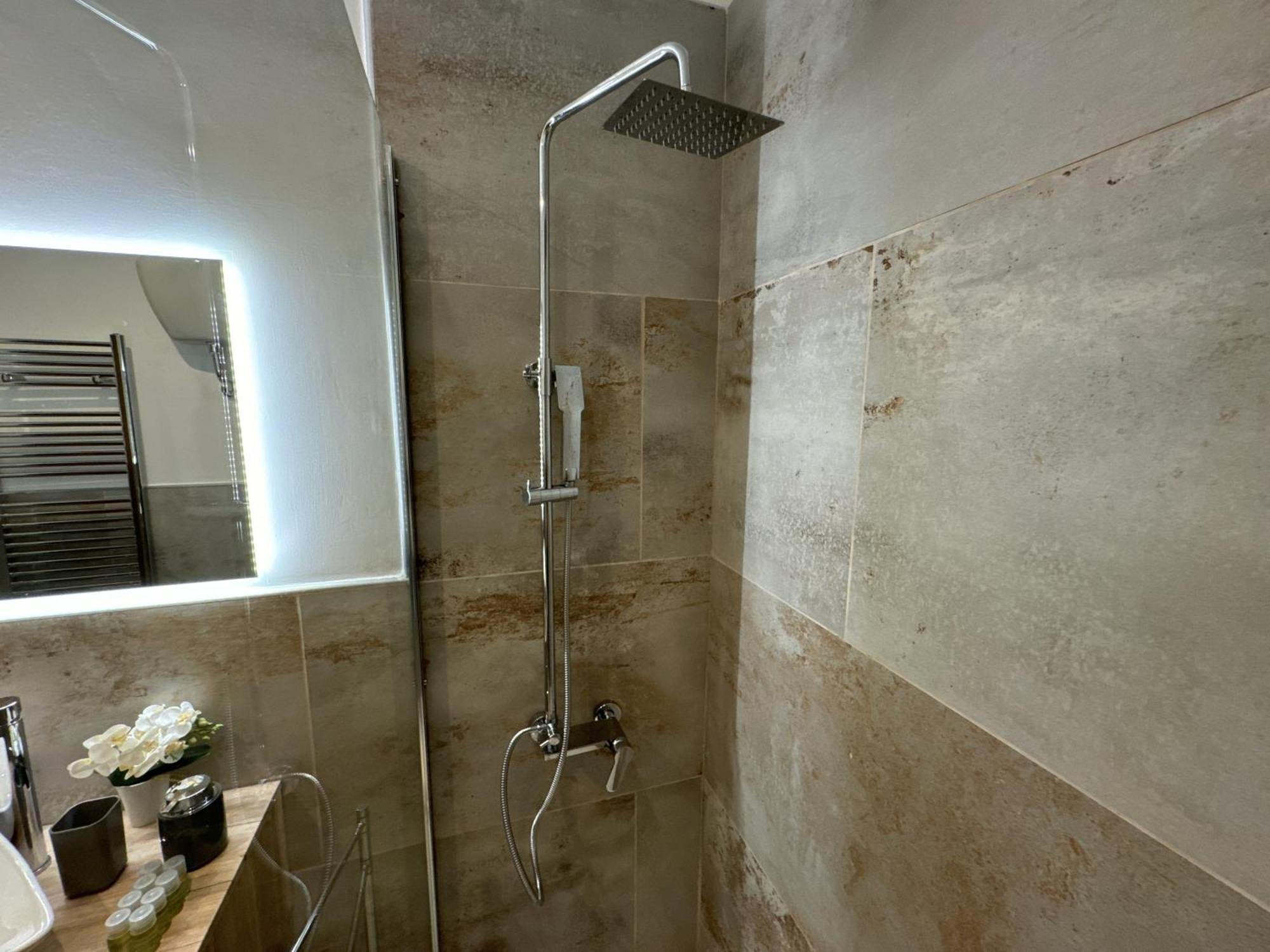 Diasof Apartment *
